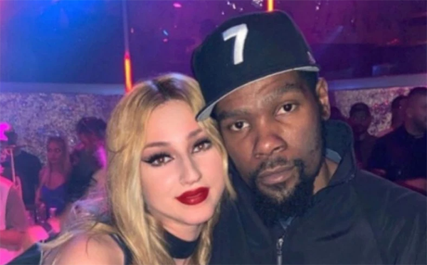 杜兰特转发昔日春梦：半夜惊醒想念一女孩 我想要她