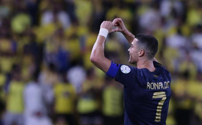 希顿：在我看来最伟大的球员是C罗 他所取得的成就令人难以置信