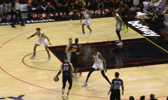 欧文1打4造成2+1，单节轰40：21！杜兰特18分钟19分