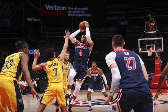 35+14+21！威少还是不是巨星？三个角度来看，让人尊敬又反感！