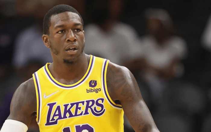 湖人白等一年：纳恩0分0板0助0抢断0盖帽 美媒吐槽他是国王卧底