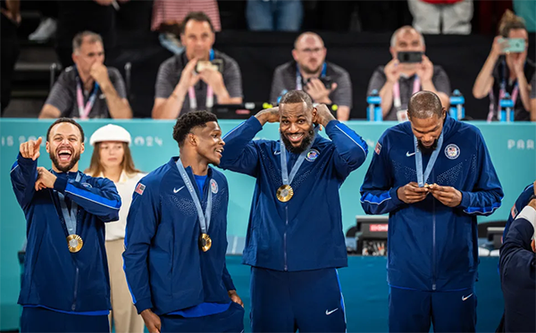 美国男篮夺金后杜兰特、库里和爱德华兹接受药检，庆祝受阻