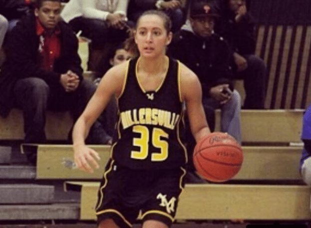 挑逗美女裁判？NBA悍将让女裁判会心一笑，泰伦卢很抢镜