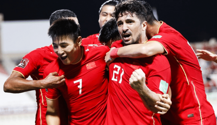 正式亮相！国足主帅接轨世界主流，用人感谢成都，新老3国脚突出