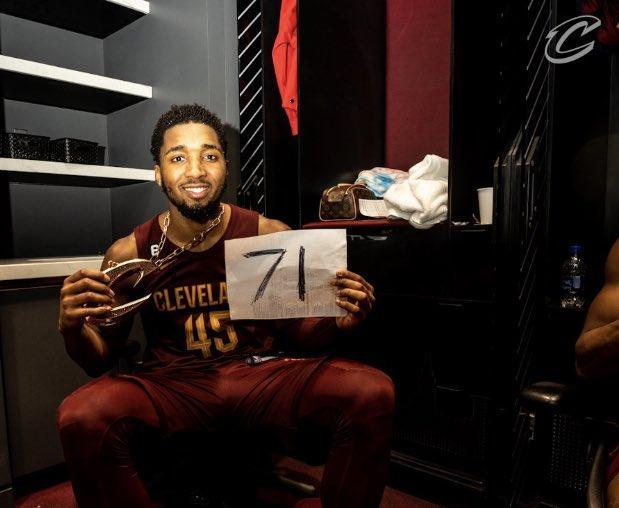 NBA迎井喷时代：米切尔71分封神东契奇60+三双领衔10大球星50+