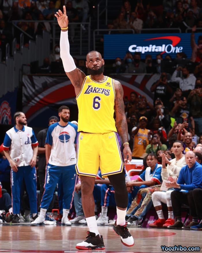 詹姆斯回应破纪录！直言不会刻意追逐贾巴尔，威少：了不起的成就