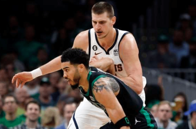 塔图姆完败约基奇 扎心瞬间曝光：被喊MVP时遭掘金球迷狂嘘压制