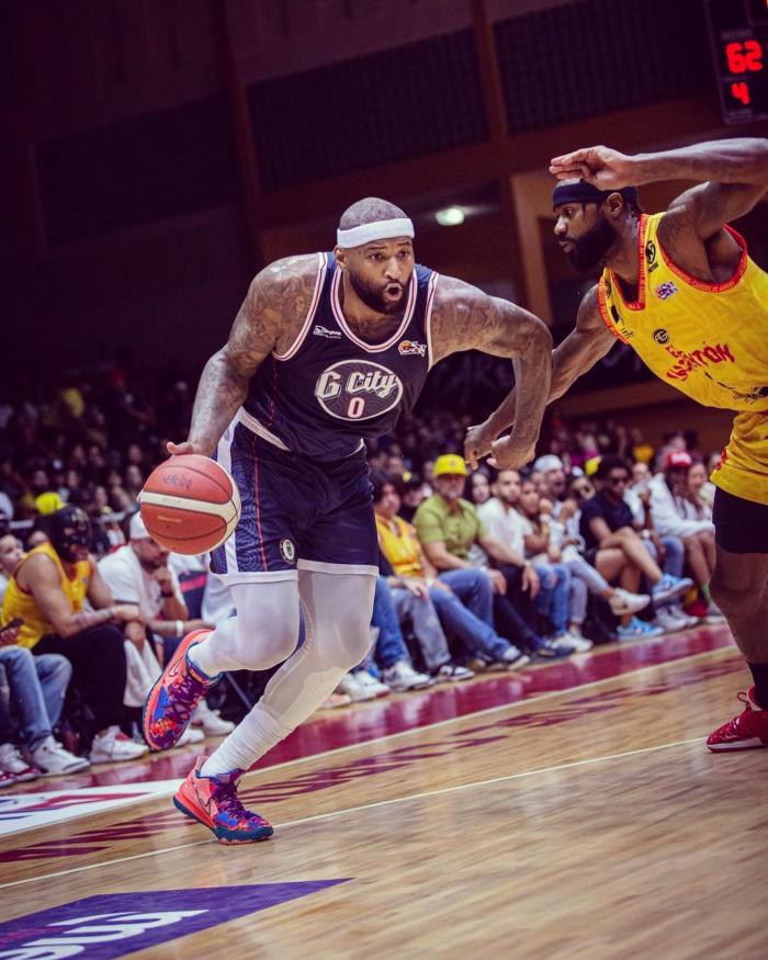 杜兰特点赞！32岁考辛斯仍想重返NBA 晒海外联赛照并坦言：仍未放弃