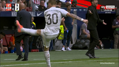 年轻气盛付出代价！18岁马斯坦托诺染黄+引冲突，德比惨败收场