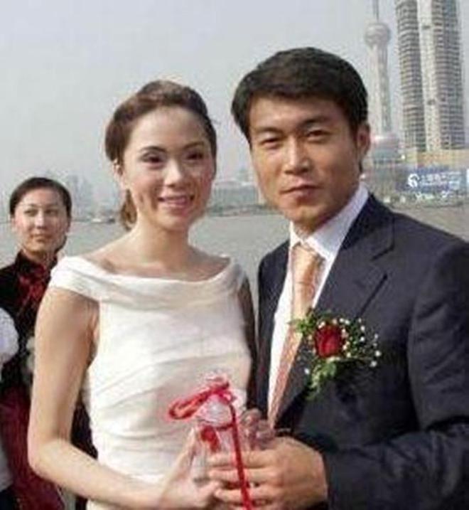 国足名宿住啥豪宅？申思别墅，范志毅务实，郜林豪气，孙继海意外