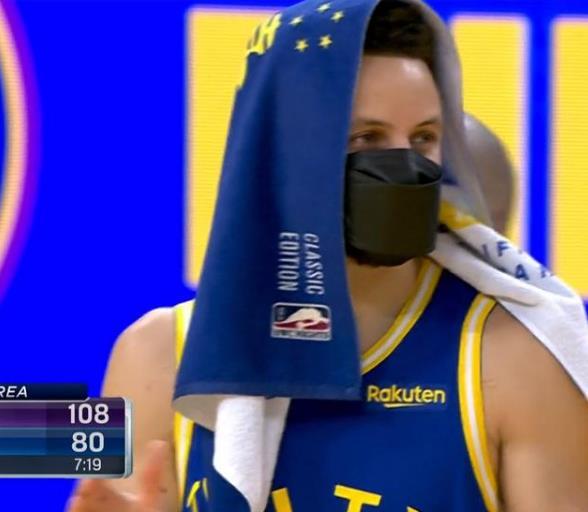 老詹三双，库里提前认输，为何击败爵士的勇士在湖人面前玩不转？