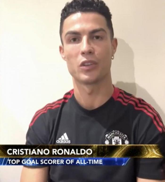 获环足奖历史第一射手，C罗：很高兴也很自豪