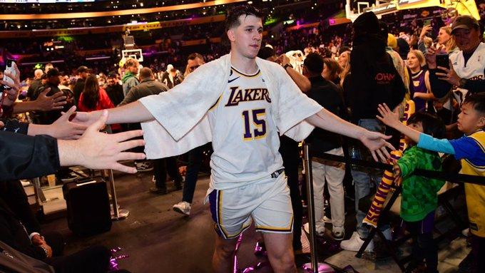 里夫斯公开回应续约：我想留在湖人 但我也想尽可能赚更多的钱