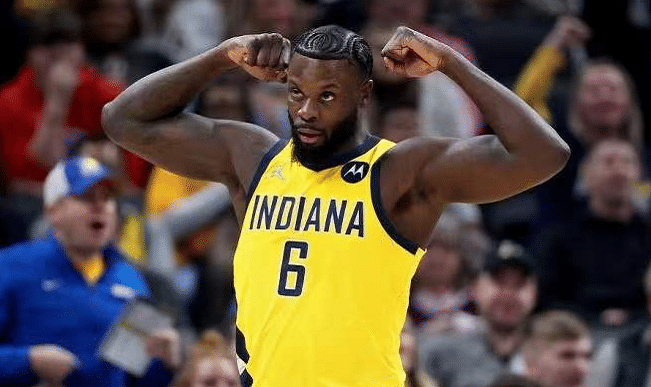 尴尬！史蒂芬森疯狂庆祝，被吹犯规后哭笑不得，恩比德无大碍