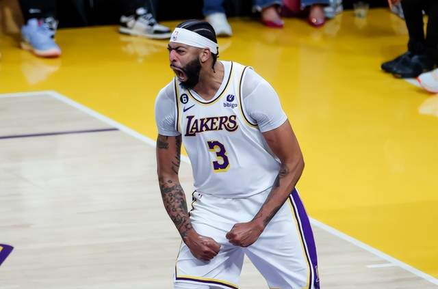 场均39分钟！浓眉伤情加重，全队第1累坏了，湖人头号软肋曝光