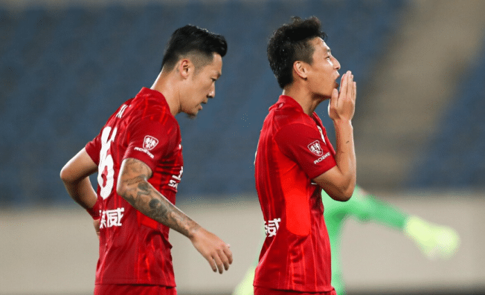 卫冕冠军4-0，晋级杯赛八强！国青留洋前锋首秀+首发，等了快一年