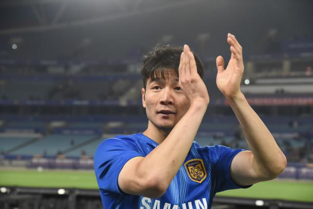 中超冠军濒临瓦解？曝两大国脚离队，下家揭晓！功勋主帅与西亚豪门谈判