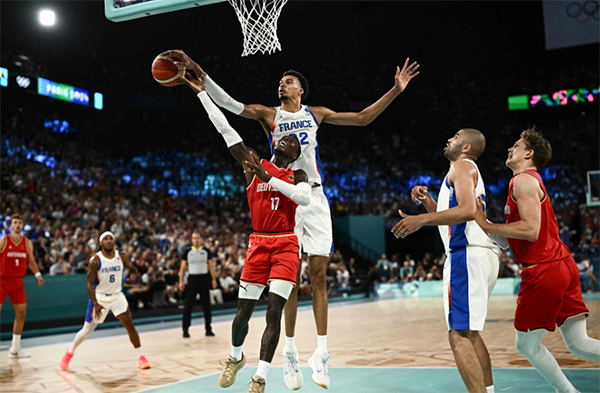 德国男篮惜败法国 施罗德小瓦格纳表现引争议