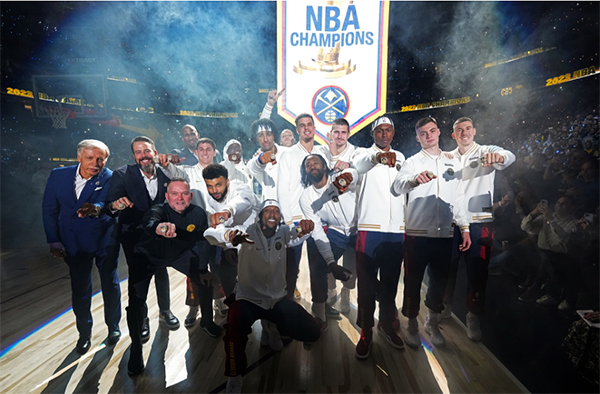 约基奇三双连刷纪录：拒绝搞砸戒指之夜 打爆湖人巨星浓眉下半场0分