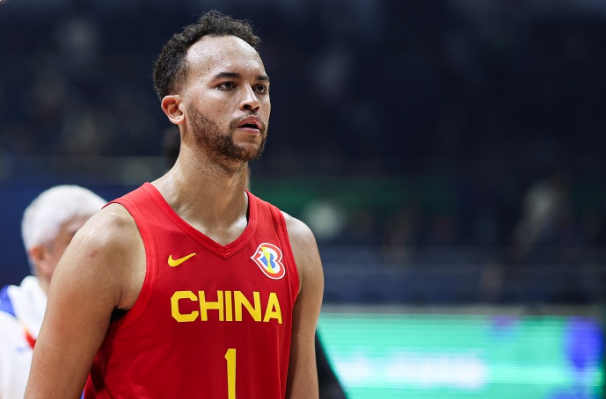 李凯尔经纪人辟谣：愿继续为中国男篮效力