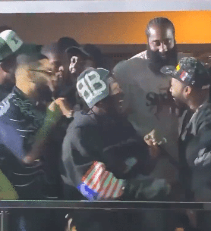 哈登参加派对曝光！户外训练直喘粗气 确定与其他球员一起参加训练赛