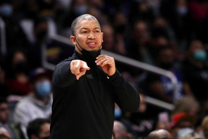 泰伦卢阳性感染新冠！赛季第10位被隔离主帅，快船伤病满营太难了