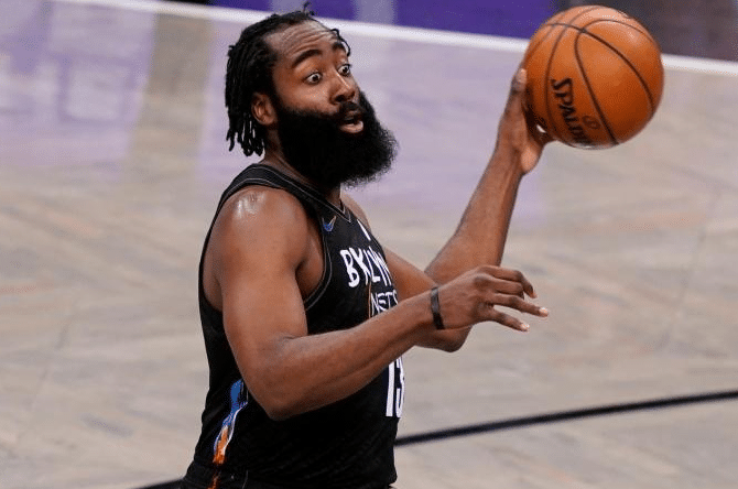 祈祷无碍！哈登再度受伤离场，罗斯欧文大爆发上演精彩对飙