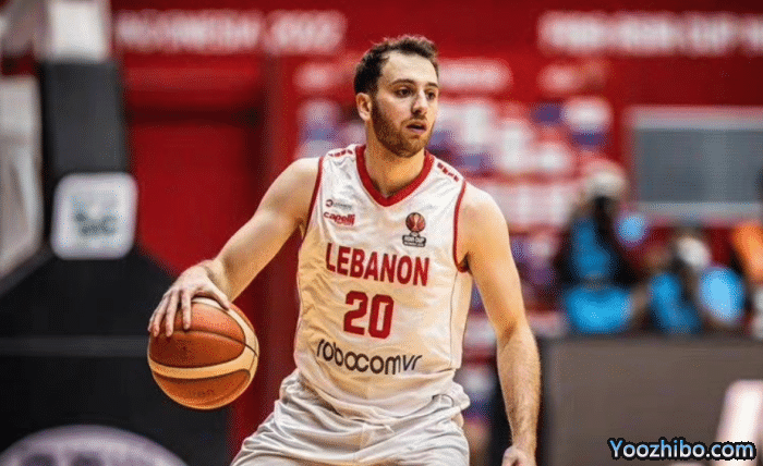 中国男篮沦为背景：对手更衣室跳舞狂欢！607万人口小国再迎喜讯