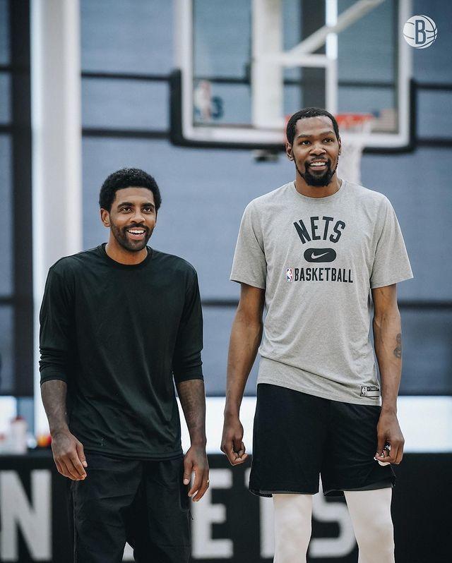 篮网三巨头合练大笑！欧文自曝一夜难眠：冲击总冠军要趁热打铁