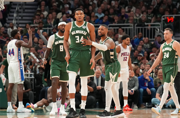 利拉德首秀39分创多项纪录 赛后霸气喊话：我不是来浪费时间的