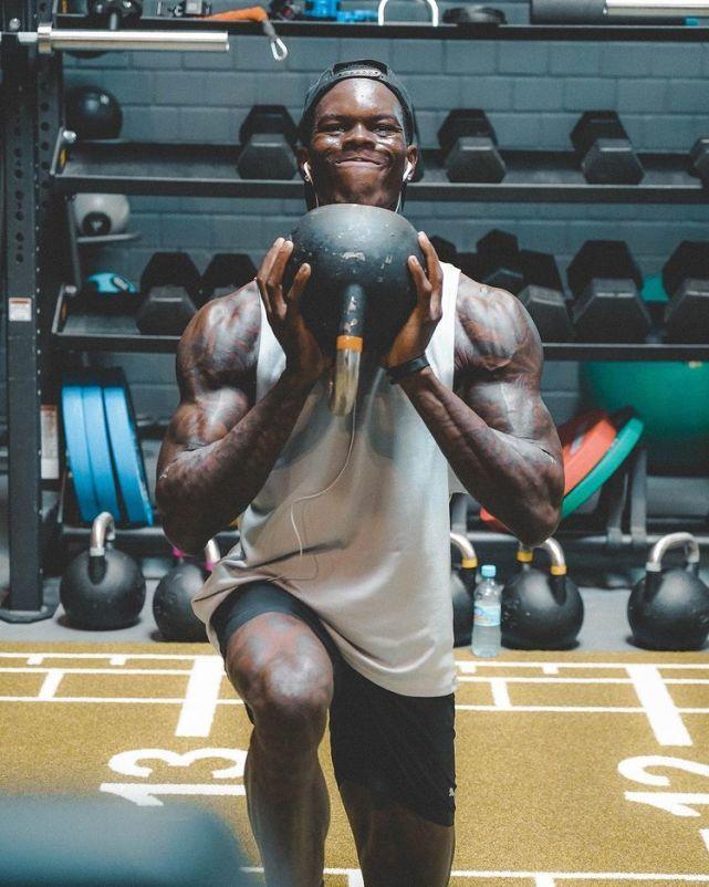 又一个魔鬼筋肉人！施罗德变壮了却无人问津：去年中产今年底薪？