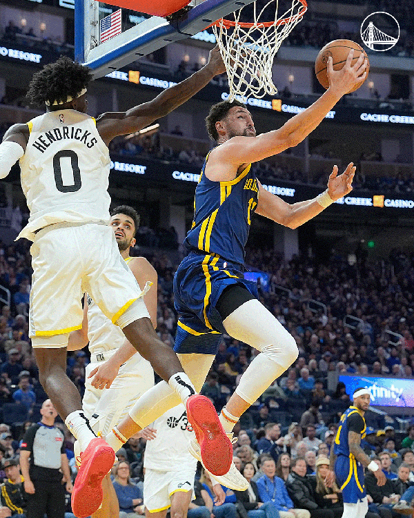 库里休战汤普森挺身，32+6三分助力冲季后赛！