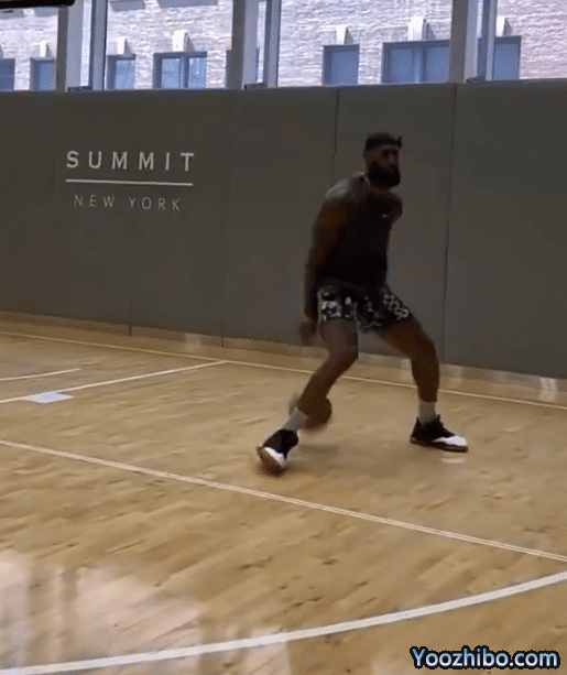 詹姆斯最新训练曝光！开发进攻新技能 备战新赛季冲击历史得分王