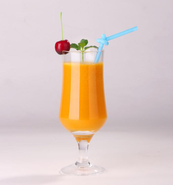 伊布吐槽曼联小气：喝杯果汁都得从我工资扣1英镑