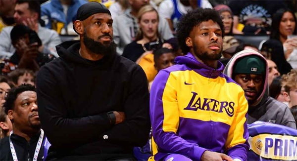 詹姆斯离队8天内幕大揭秘：队记警告，无交易詹眉或携手出走