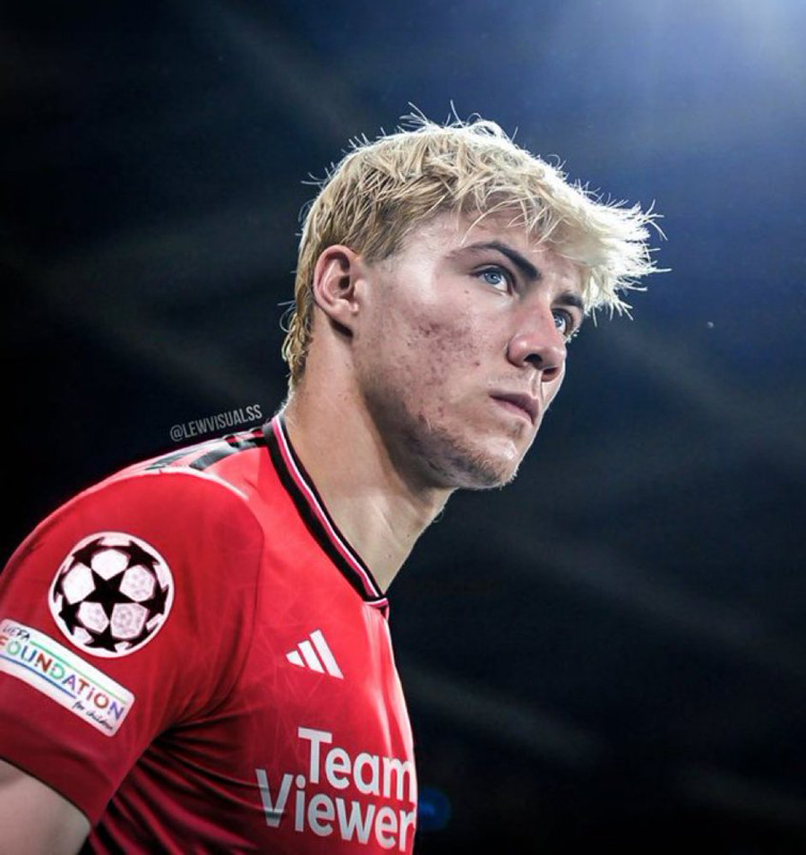 曝新哈兰德愿主动争取加盟曼联! 考虑递交转会申请, 帮助曼联压价